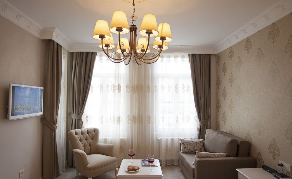 Louis Appartements Galata Deluxe Suite 10