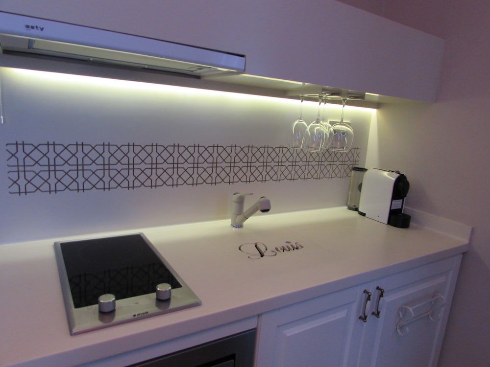 Louis Appartements Galata Deluxe Suite 5