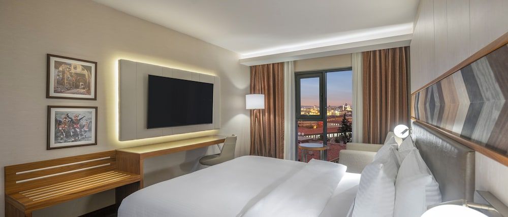Deluxe Room, 1 Queen Bed with Sofa bed