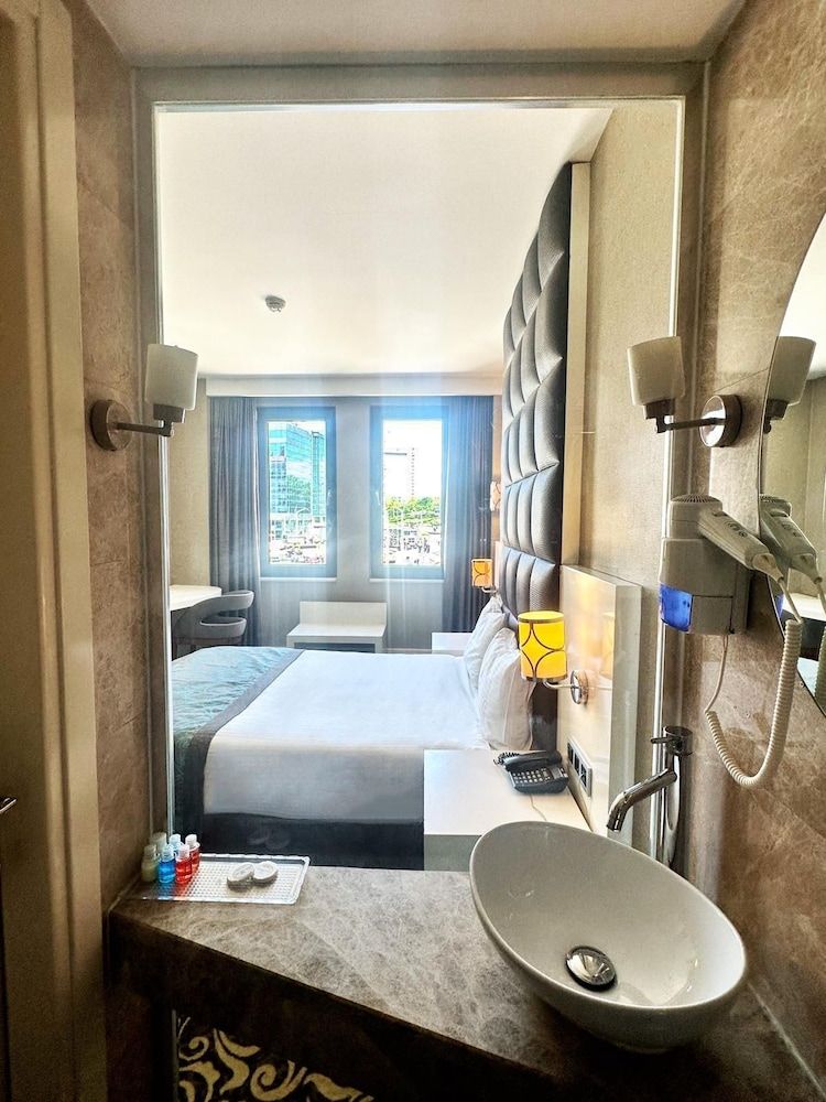 Taksim Line Hotel Standard Double or Twin Room, 1 Double or 2 Twin Beds 9