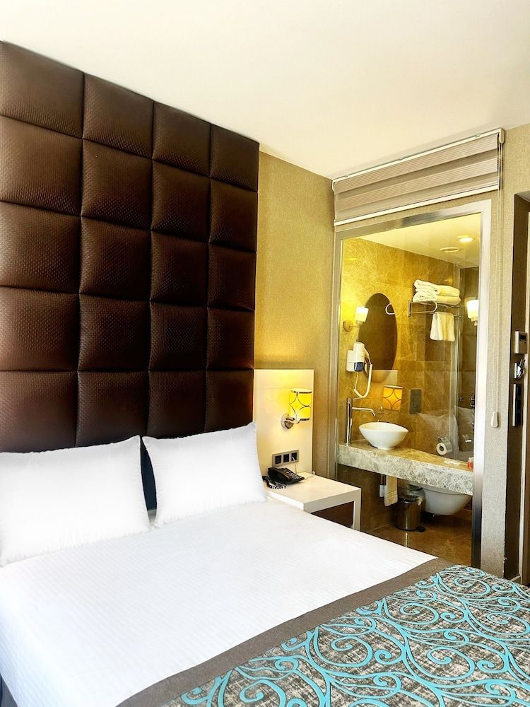 Taksim Line Hotel Standard Double or Twin Room, 1 Double or 2 Twin Beds 5