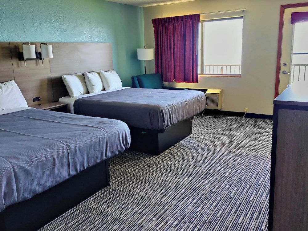 Standard Room, 2 Queen Beds, Balcony, Lake View