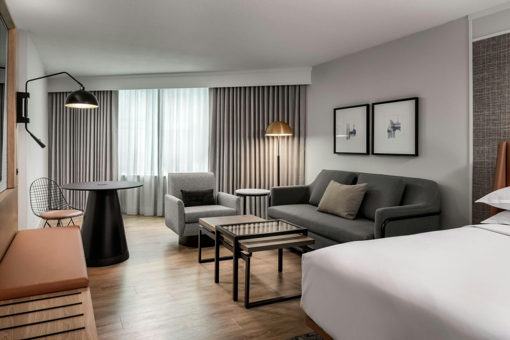 Family, Club lounge access, Studio, 2 Queen, Sofa bed