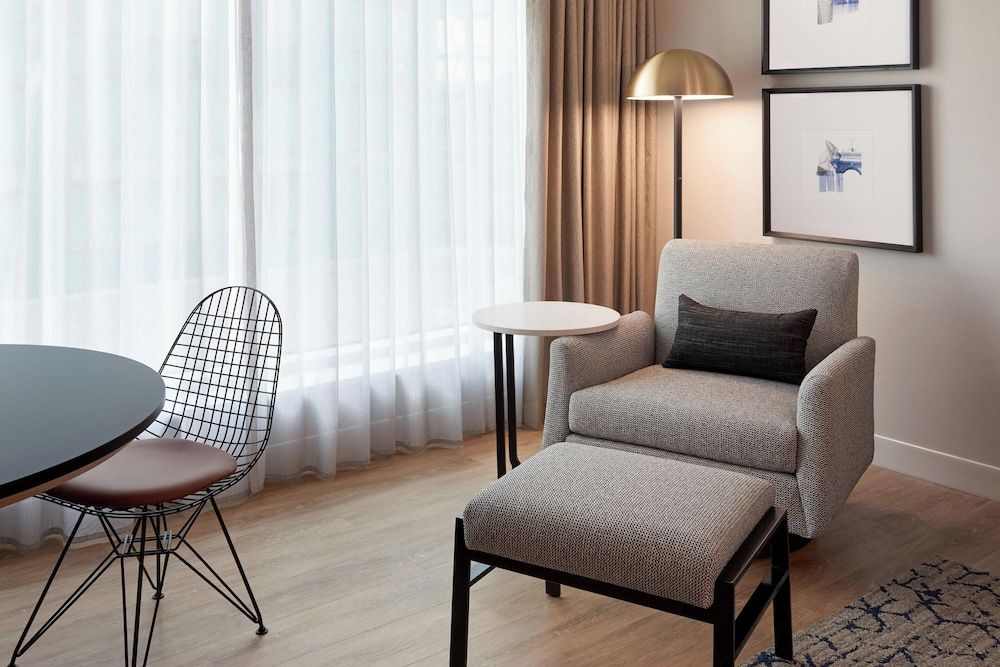 Sheraton Gateway Hotel In Toronto International Airport Room, 1 King Bed 6