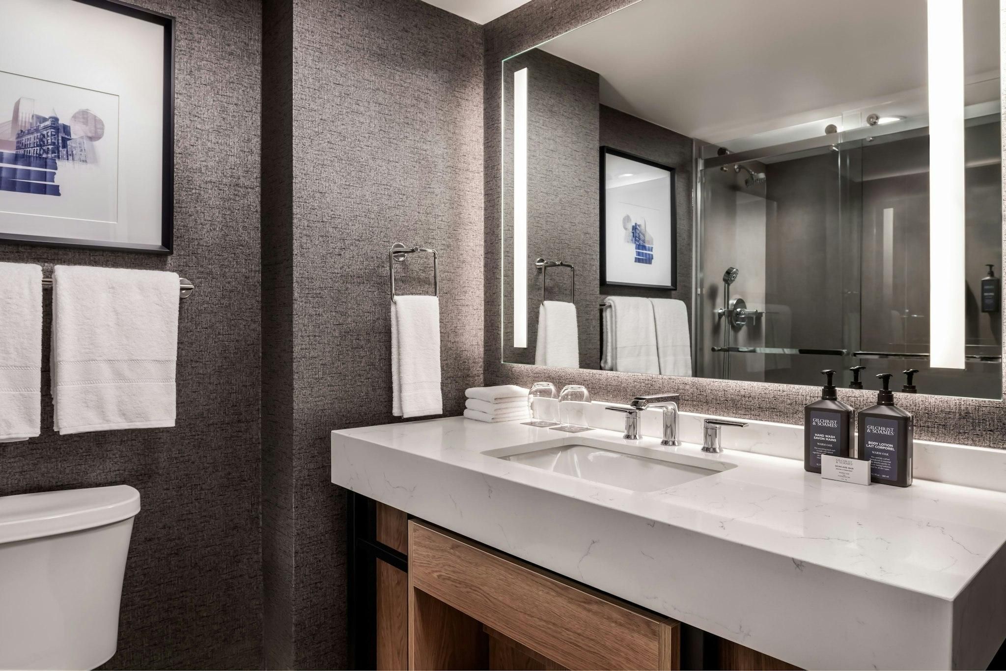 Family Premium, Club lounge access, Guest room, 2 Queen