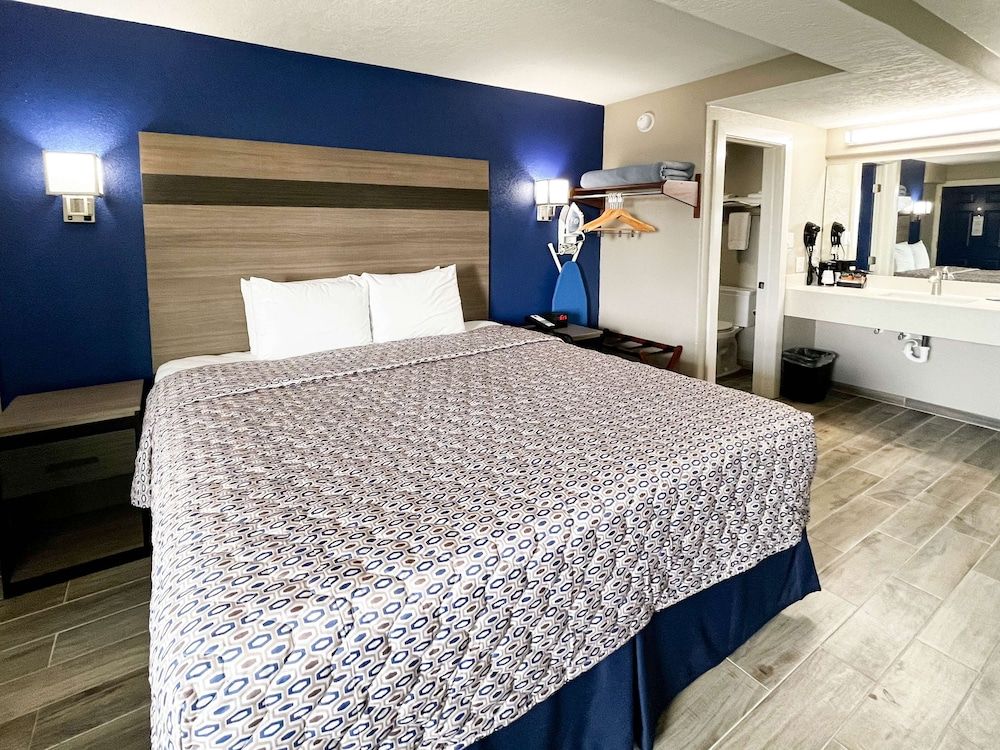 Blue Wave Inn Standard Room, 1 King Bed, Non Smoking