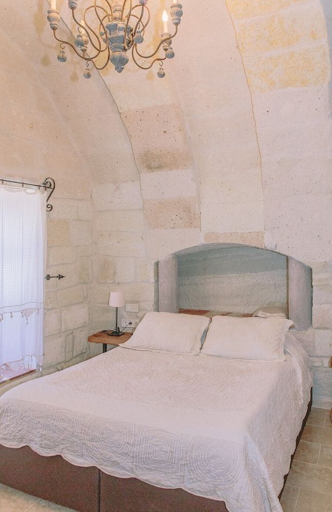 Panoramic Cave Hotel Stone Room 6