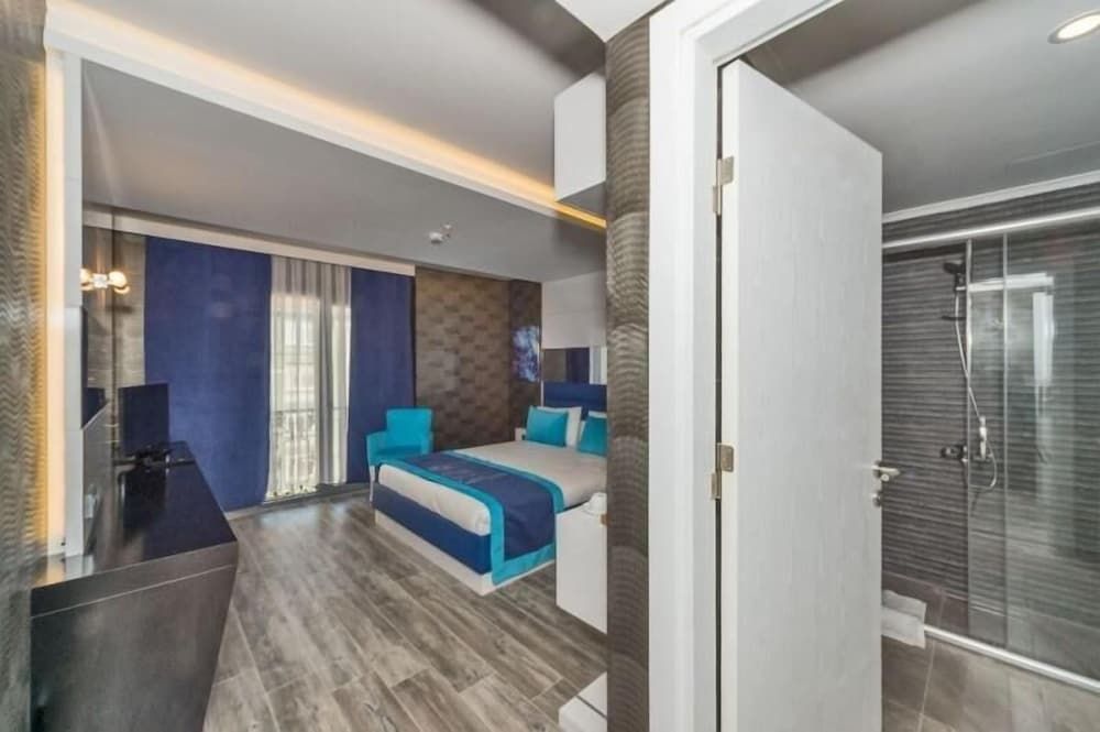 Inntel Hotel Istanbul Standard Double Room 12