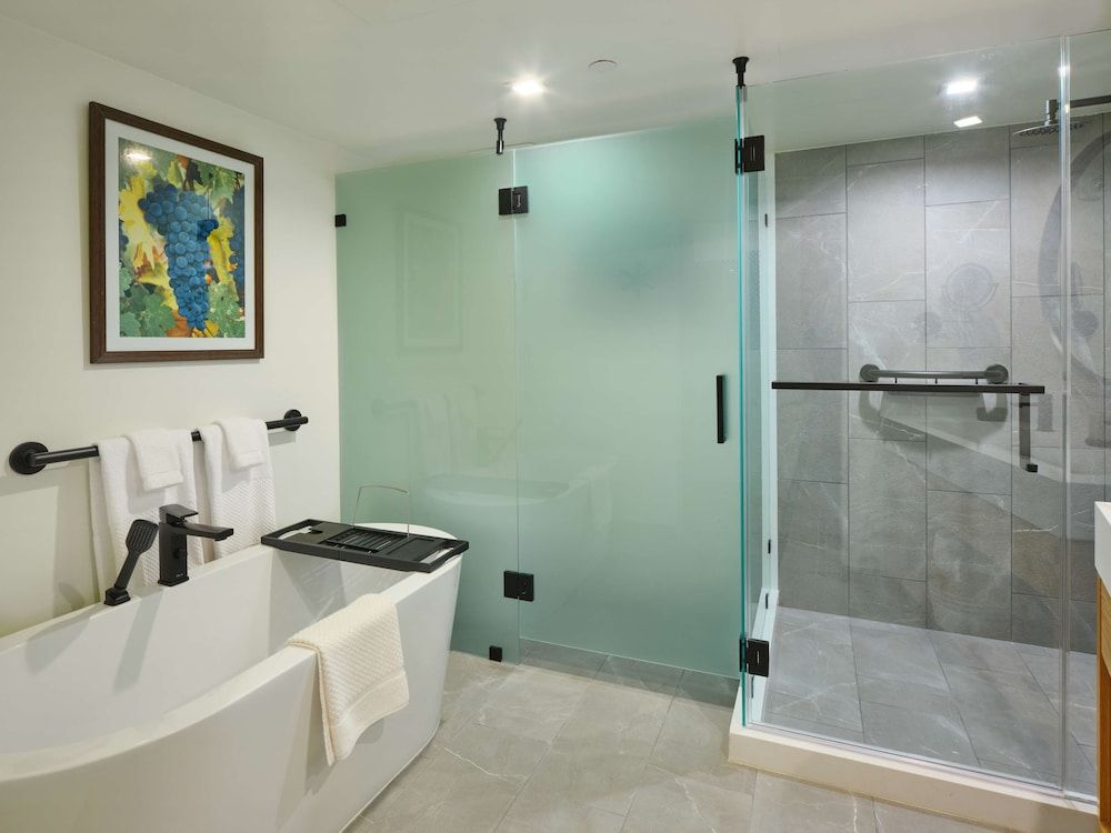 1 King Bed, Executive Suite