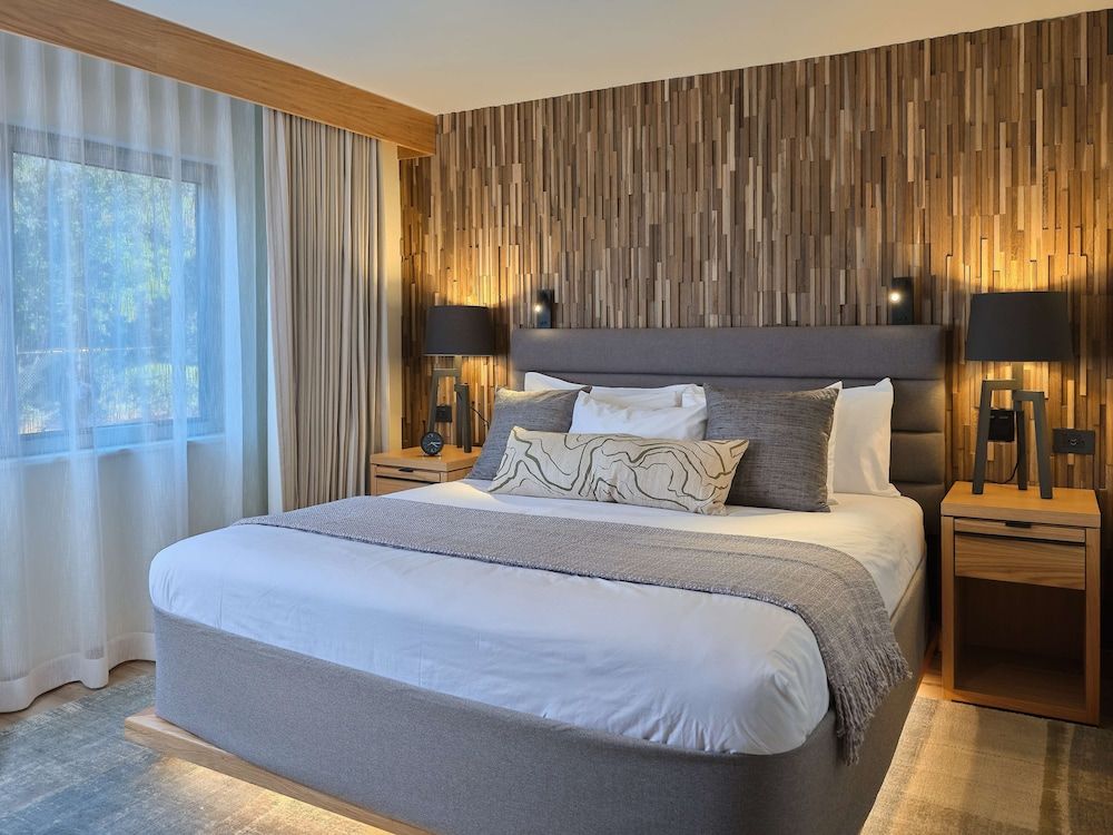 Suite, 2 Queen Beds, Accessible (Mobility & Hearing, Roll-in Shower)