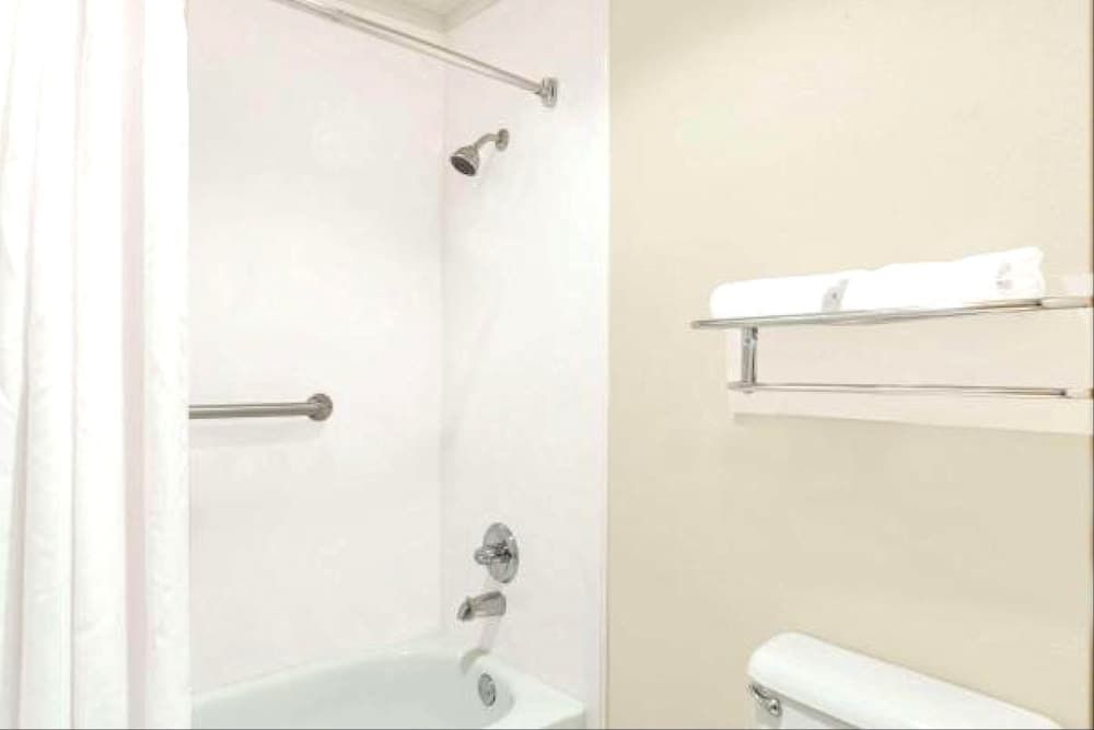 Standard Room, 1 King Bed, Smoking, Refrigerator & Microwave