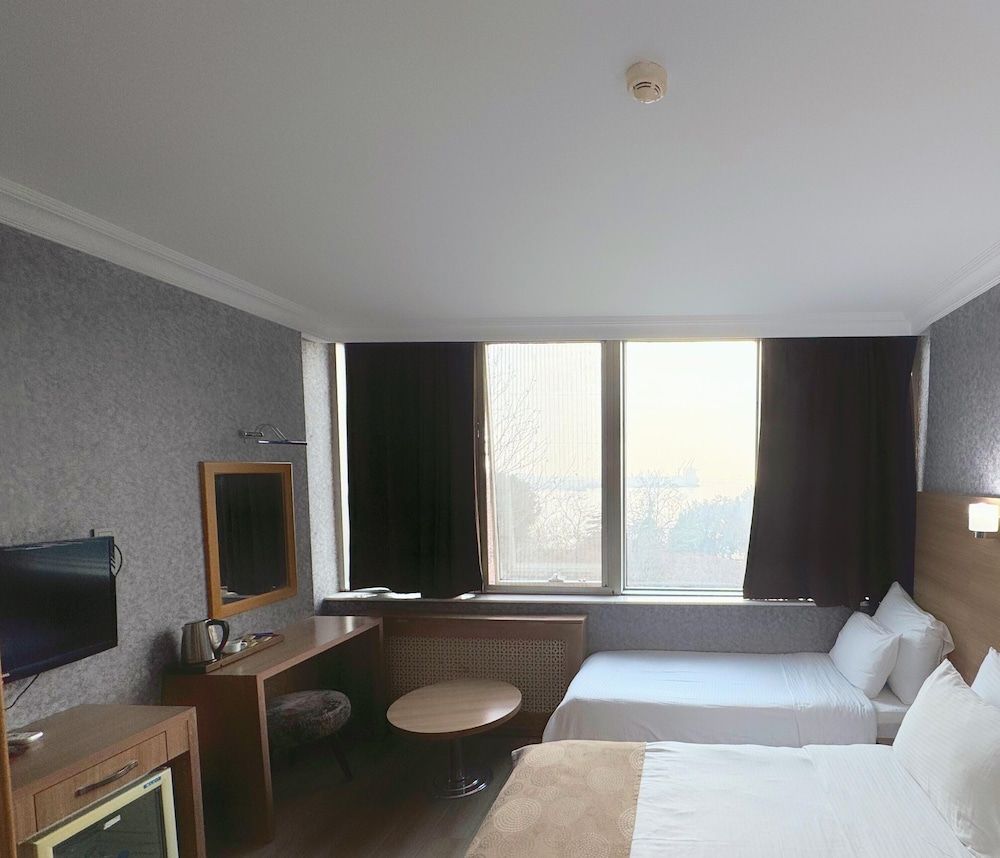 Lounge Boutique Hotel Deluxe Twin Room 3