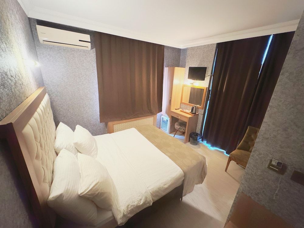 Lounge Boutique Hotel Economy Single Room 2