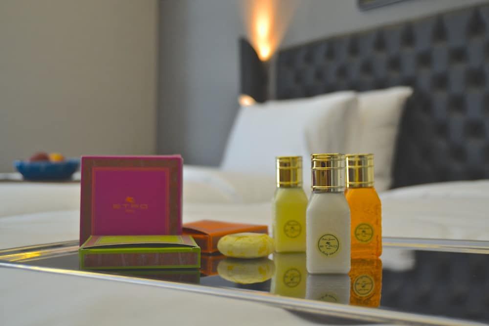 Barbera Hotel Deluxe Room 12