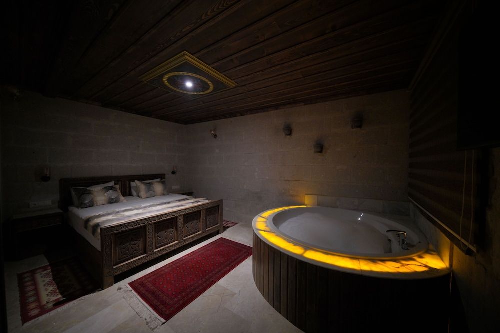 Goreme Valley Cave House Deluxe Double Room 17