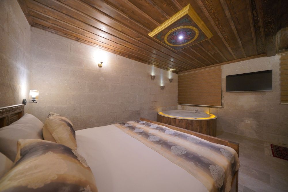 Goreme Valley Cave House Deluxe Double Room 6