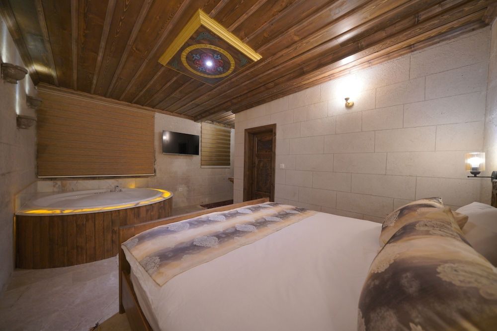 Goreme Valley Cave House Deluxe Double Room 4