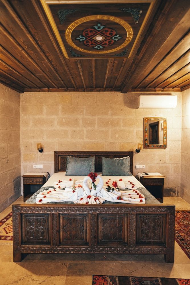 Goreme Valley Cave House Deluxe Double Room 7