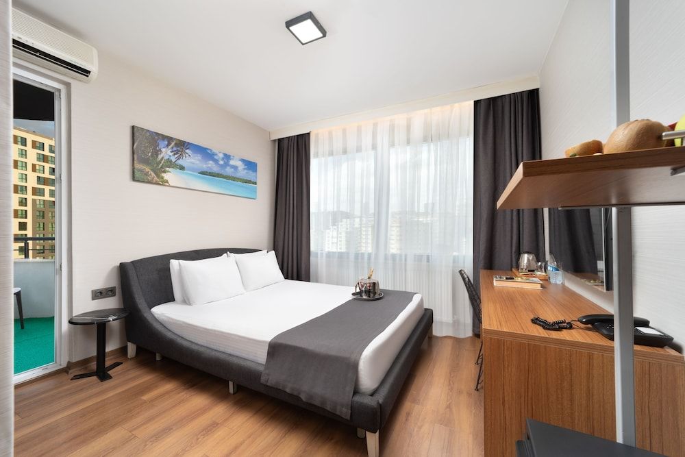 Nish Suite Atasehir Deluxe Studio, 1 Bedroom, Balcony 6
