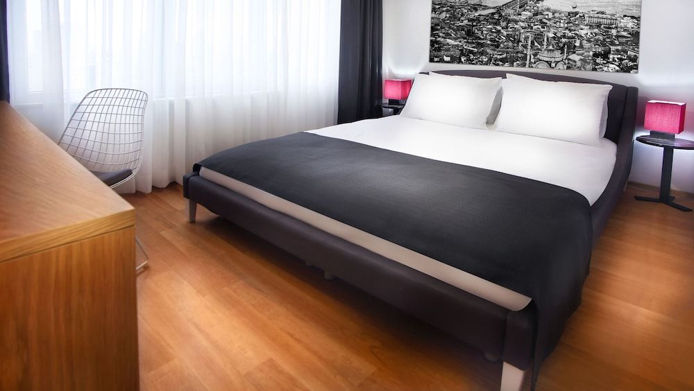 Nish Suite Atasehir Deluxe Studio, 1 Bedroom, Balcony 7