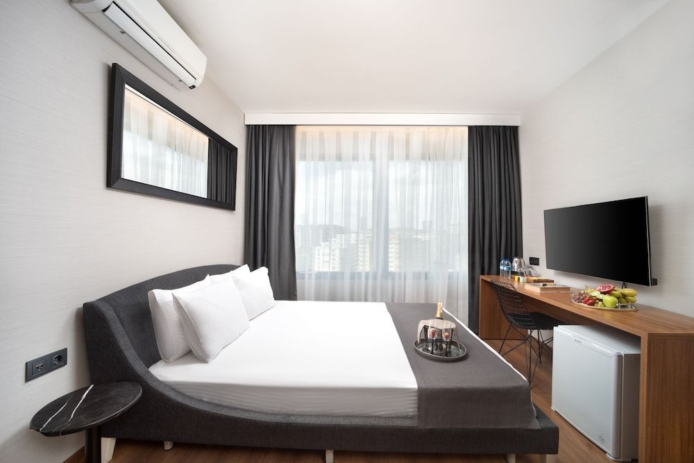 Nish Suite Atasehir Deluxe Studio, 1 Bedroom, Balcony 3