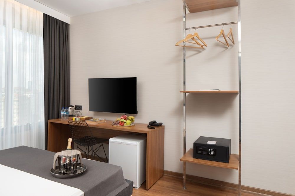 Nish Suite Atasehir Deluxe Studio, 1 Bedroom, Balcony 10