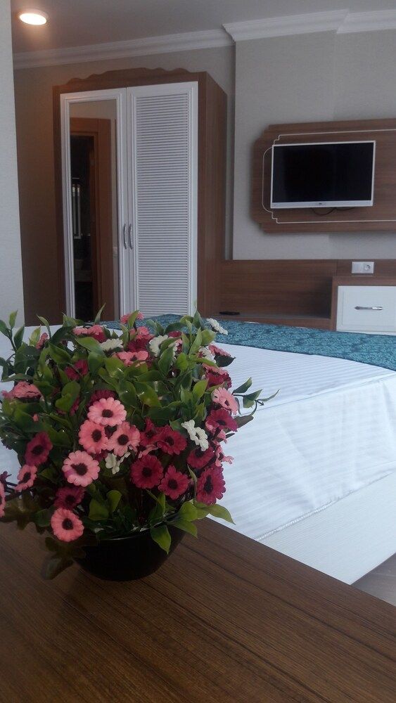 Exelans Hotel Standard Double or Twin Room, City View 2