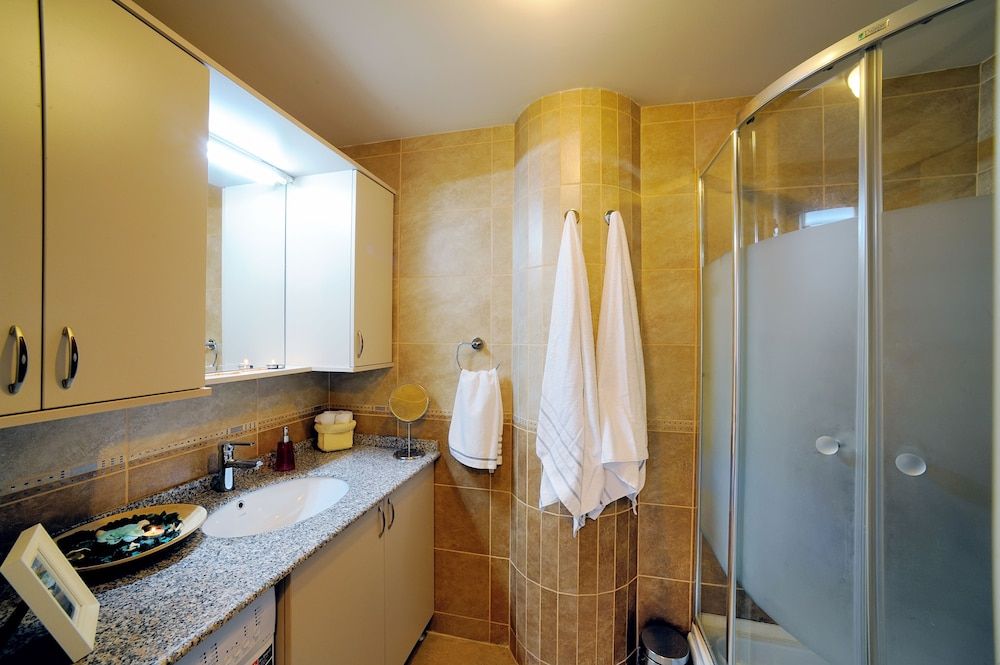 Kaya Apart Point Family Apartment, 1 King Bed with Sofa bed, Kitchen, City View 4