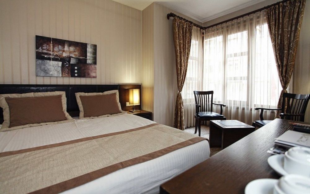 Dream Life Hotel Superior Quadruple Room