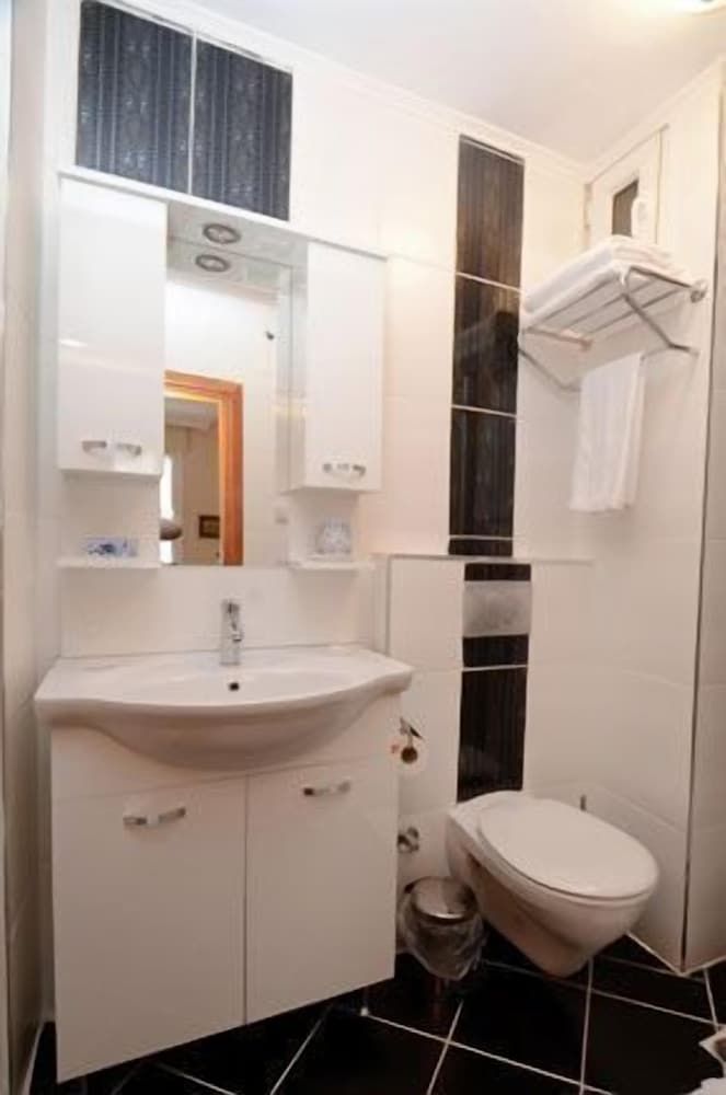 Hotel Djem Deluxe Triple Room 10