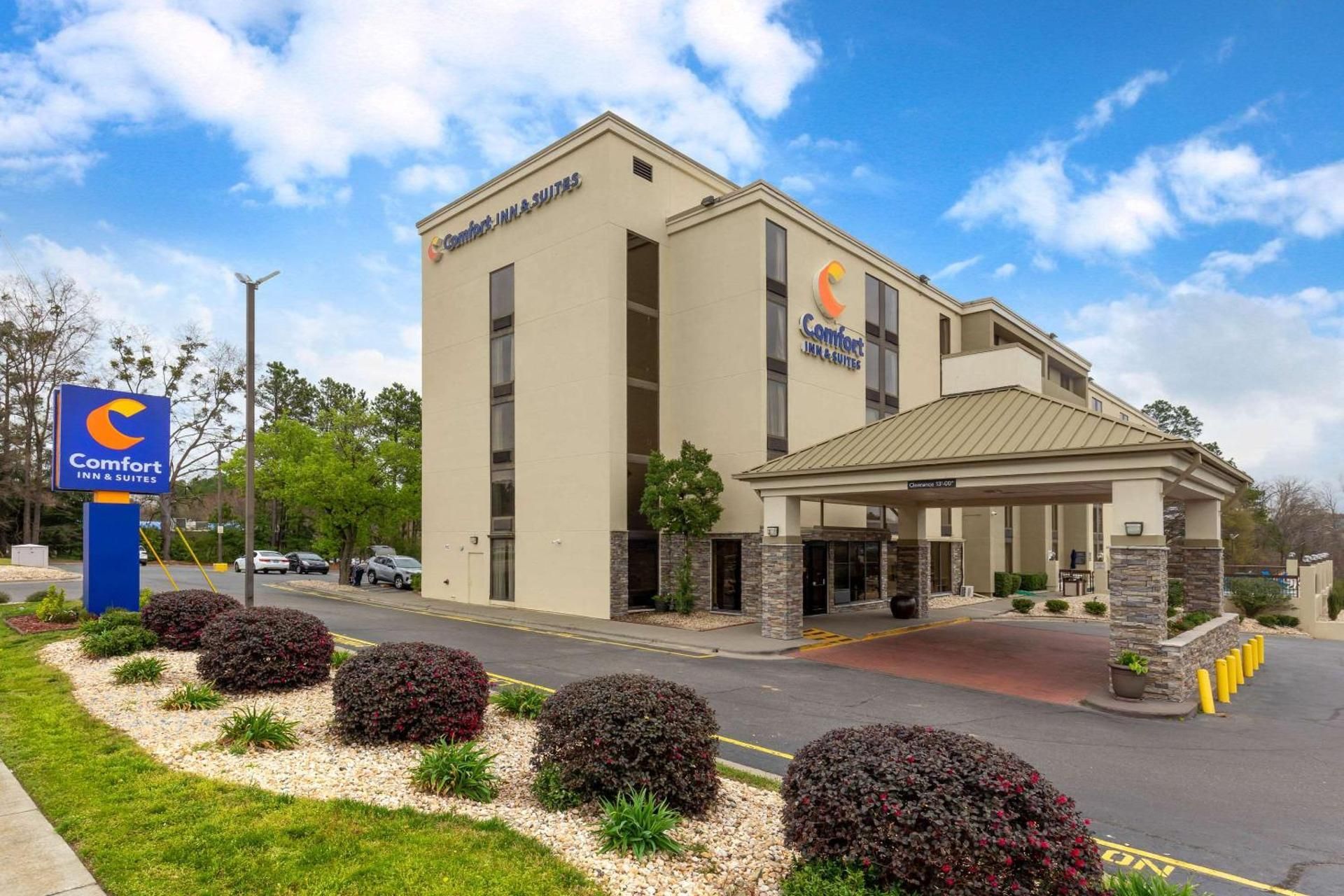 undefined Comfort Inn & Suites Durham near Duke University 2