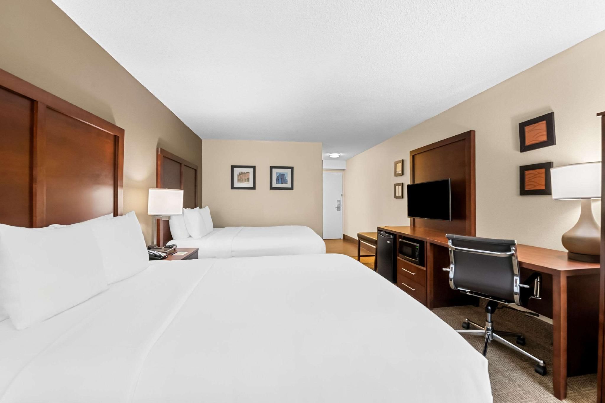 undefined Comfort Inn & Suites Durham near Duke University 8
