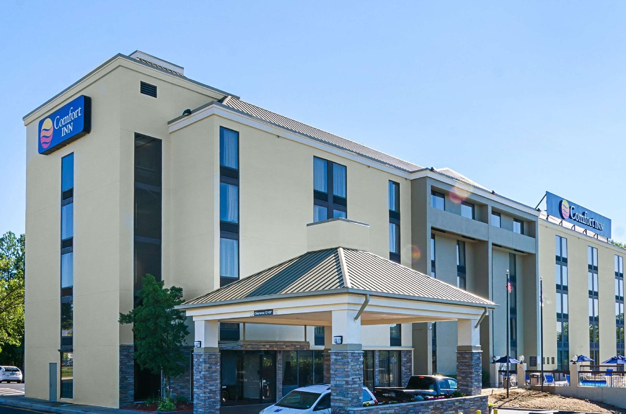 undefined Comfort Inn & Suites Durham near Duke University 4