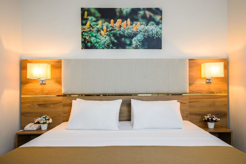 White House Hotel Comfort Double or Twin Room, Partial Sea View 3