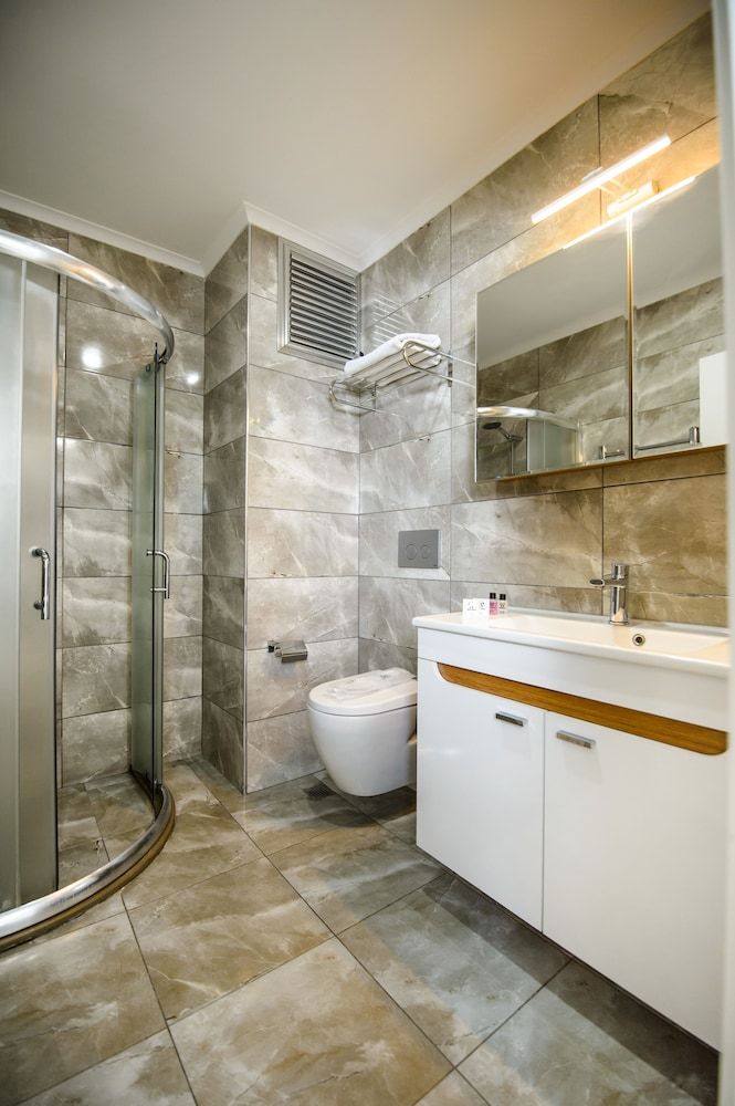 White House Hotel Comfort Double or Twin Room, Partial Sea View 4