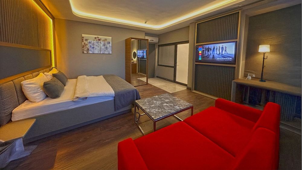 undefined 216 Eagle Palace Suite 3