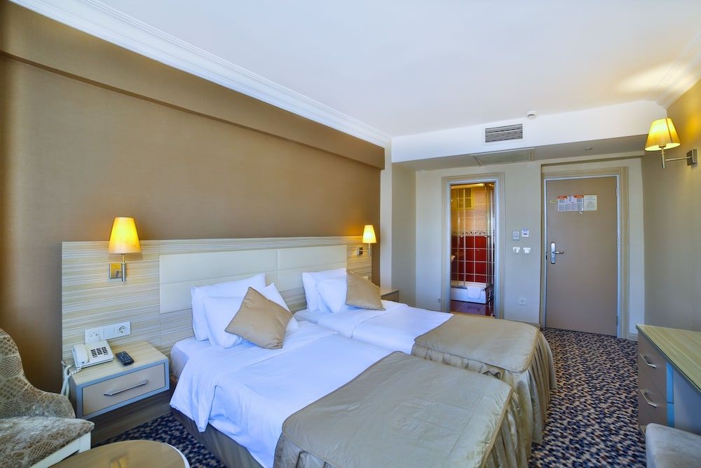 undefined Hotel Grand Emin