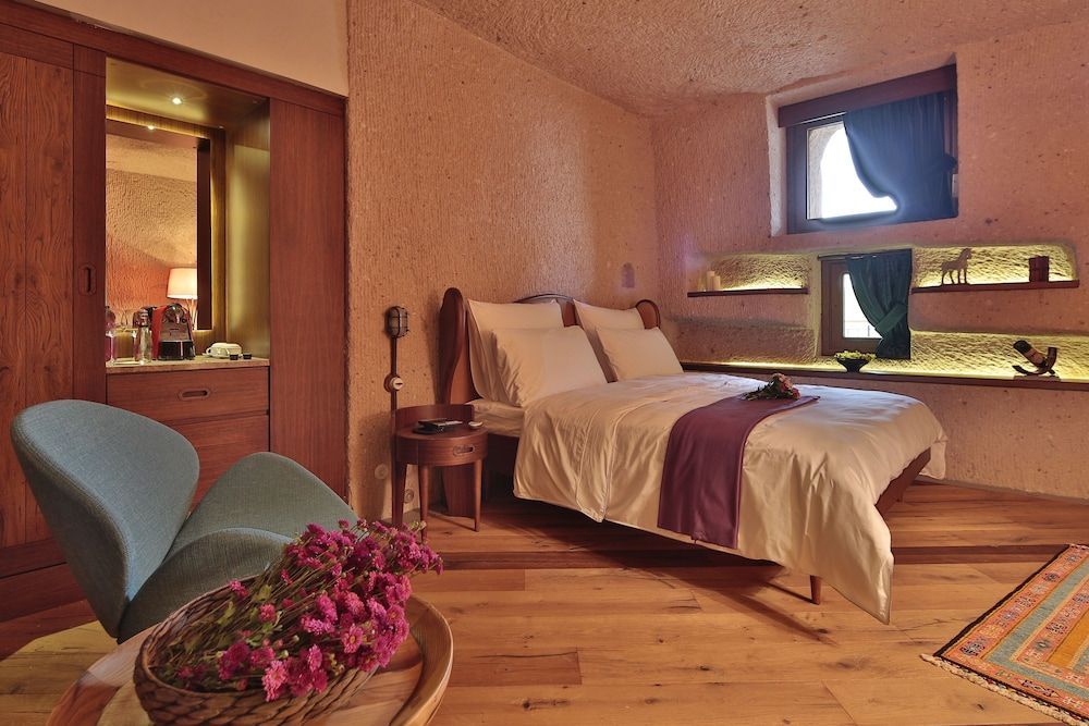 Ariana Sustainable Luxury Lodge - Special Class Deluxe Cave Room  ( BAU )
