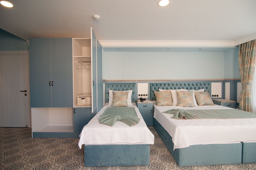 undefined Center Hill Hotel 5
