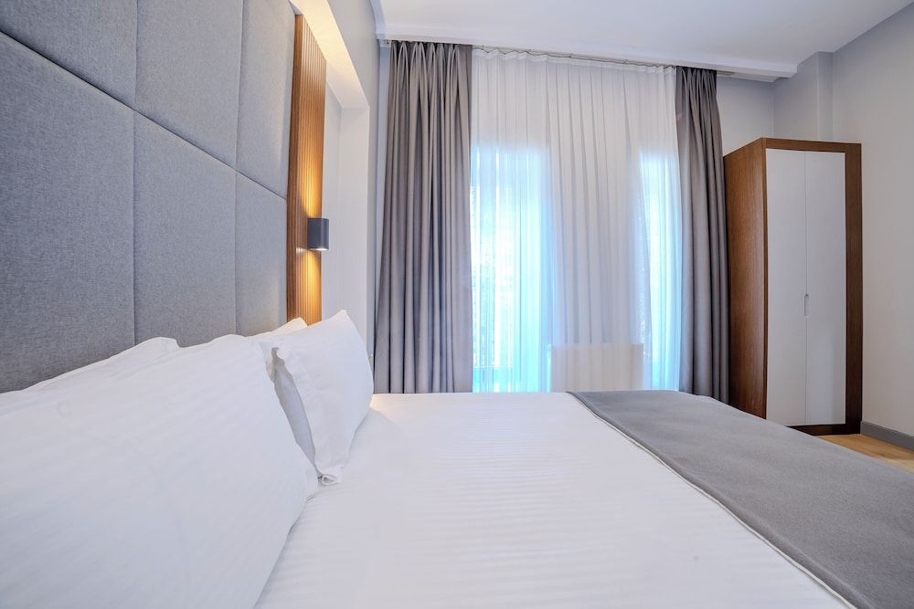 undefined Center Hill Hotel 10