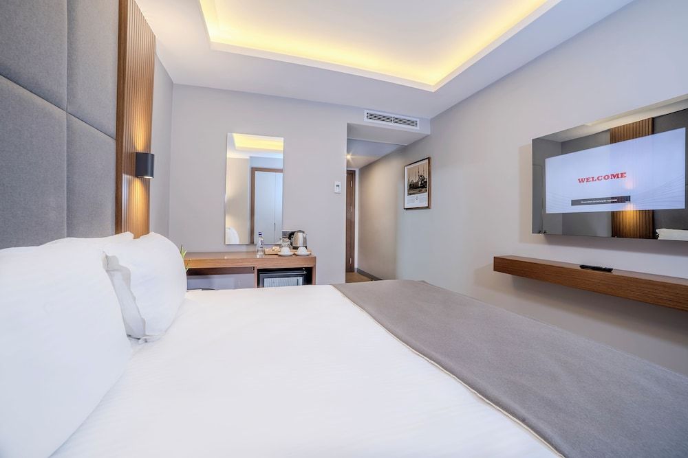 undefined Center Hill Hotel 9