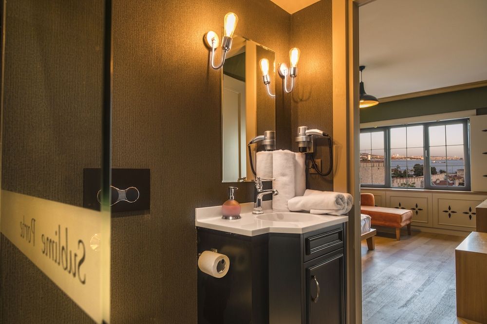 Sublime Porte Hotel Deluxe Double Room, 1 Bedroom, Partial Sea View, Sea Facing 5