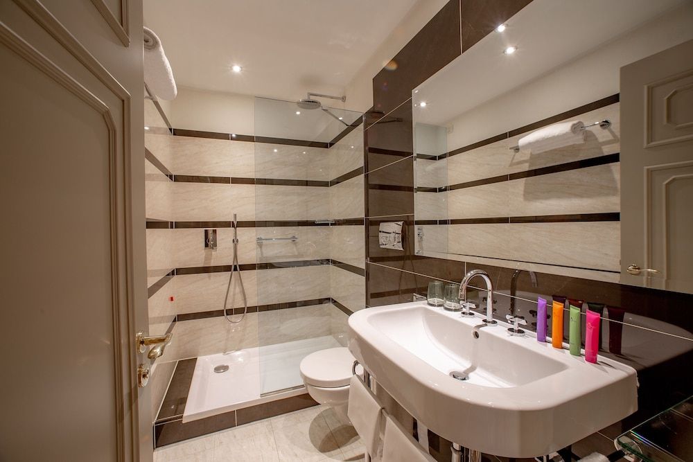 Hotel Villa Flori Standard Double Room 4