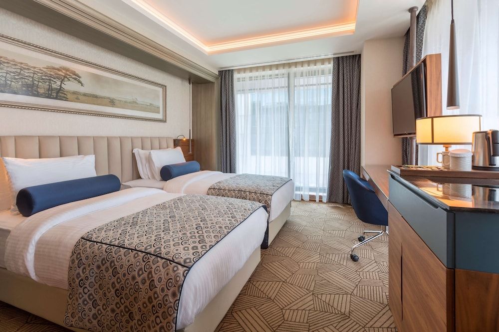 undefined Golden Tulip Istanbul Bayrampasa 5