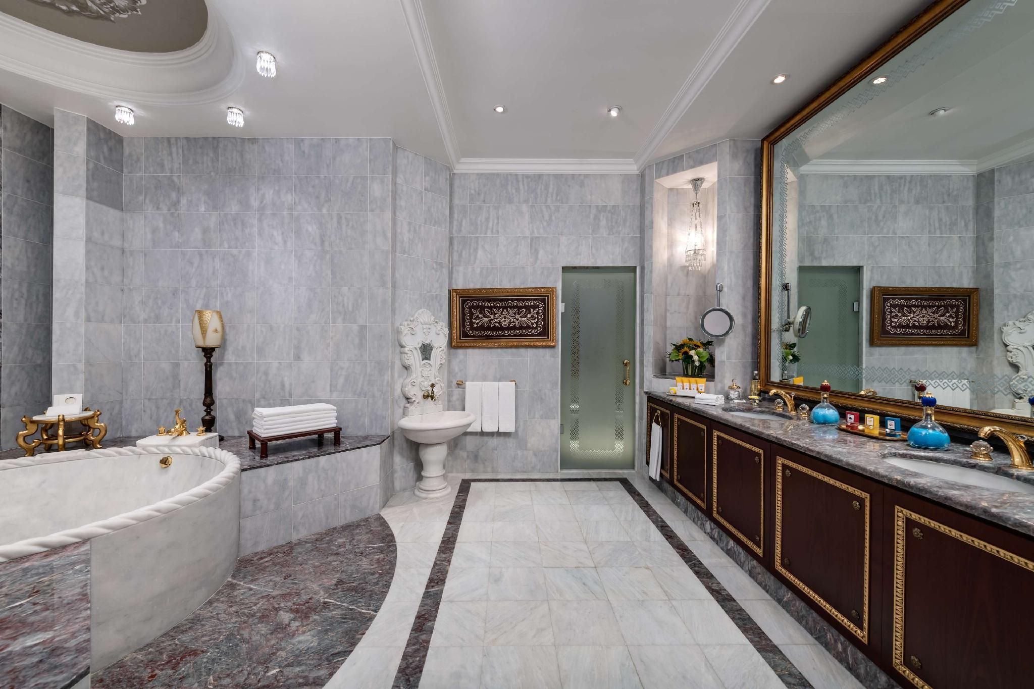 Sultan Suite
