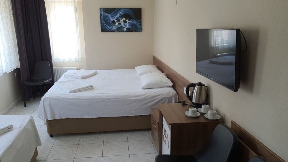 Gizem Pansiyon Deluxe Triple Room 4