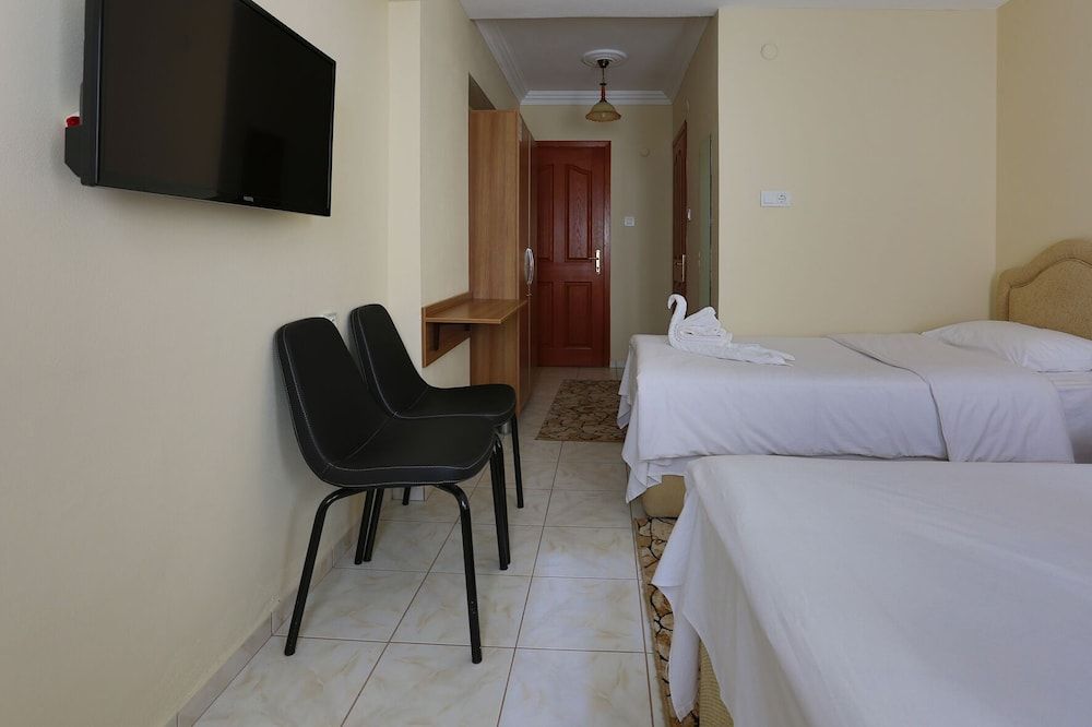 Gizem Pansiyon Deluxe Triple Room 11