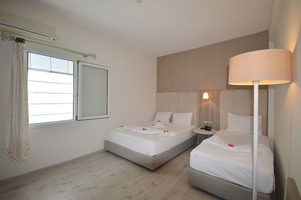 undefined The Hotel 48 2