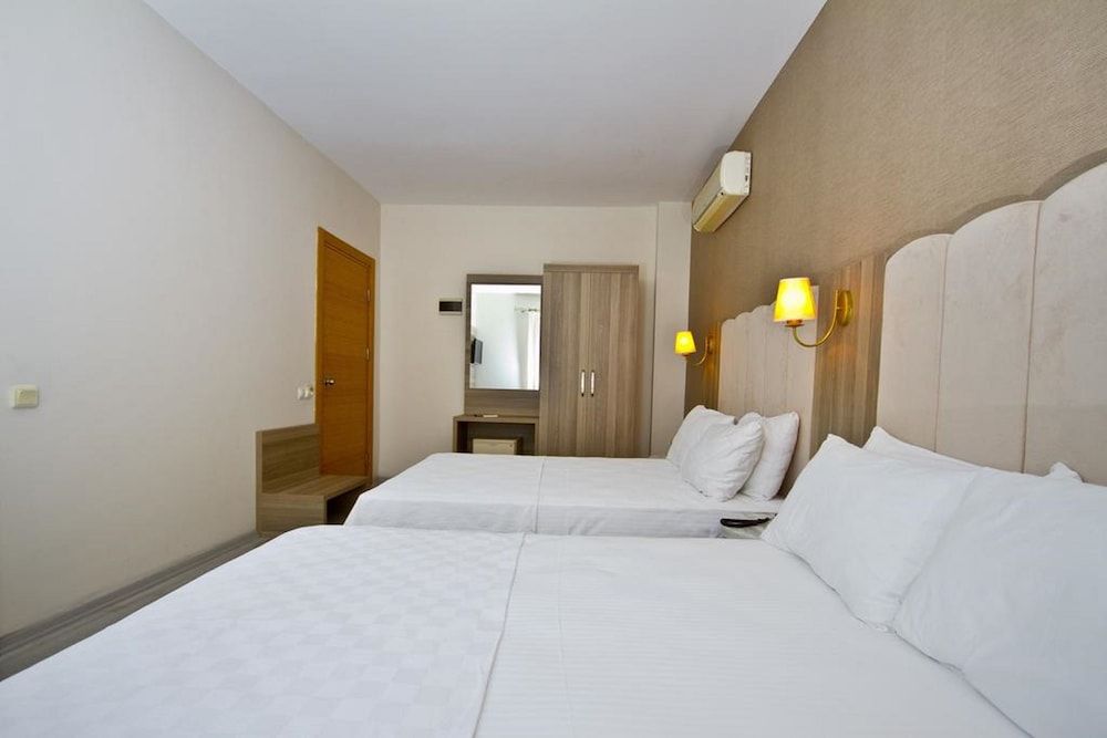 undefined The Hotel 48