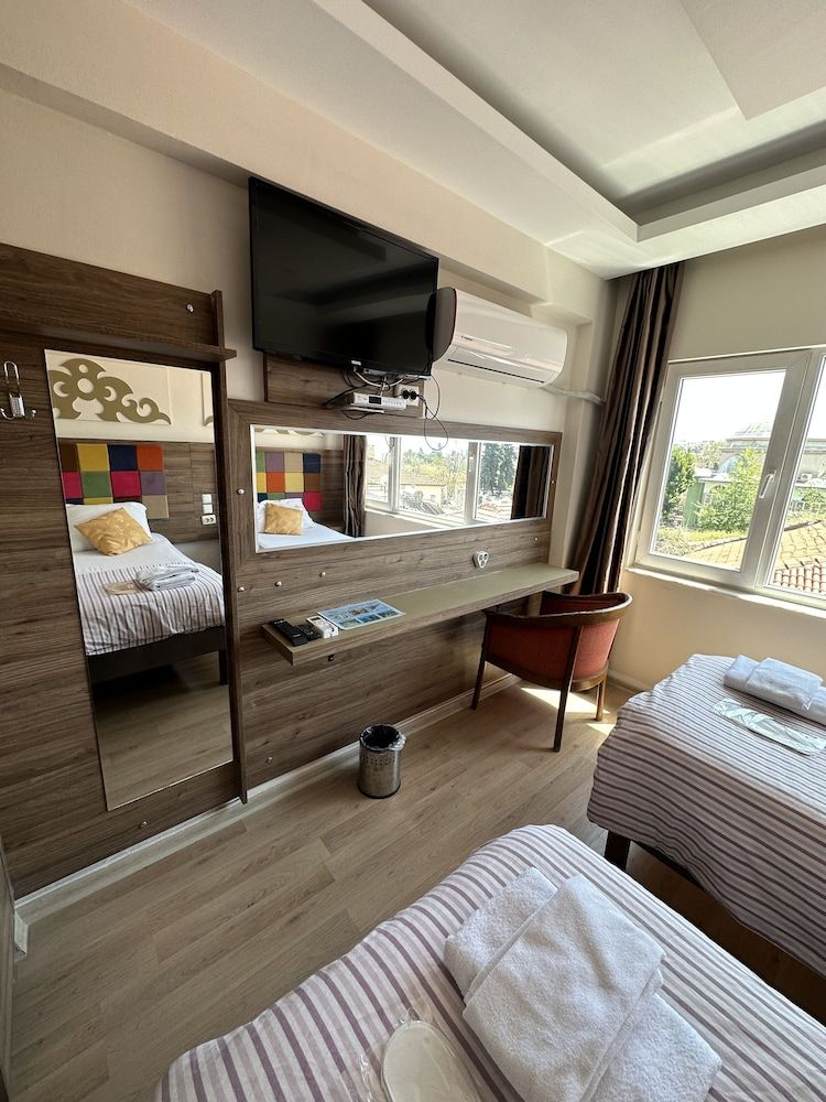 Hotel Twenty Standard Twin Room 4